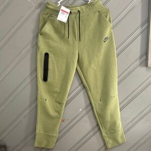 Nike Tech Joggers‎ (NEW) Green Girls Sweat pants